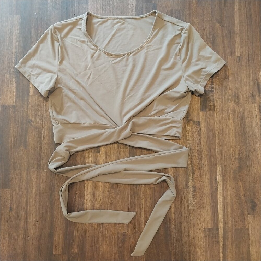 Alphalete Top Womens S Brown Tie Wrap Waist Cropped athletic shirt Small Sleeve.